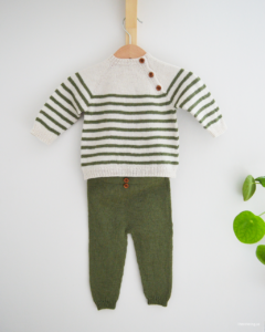 Läs mer om artikeln Stickade bebiskläder – Seaside Set